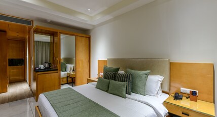 EXPRESS 11 HOTEL Room Type - JUNIOR SUITE