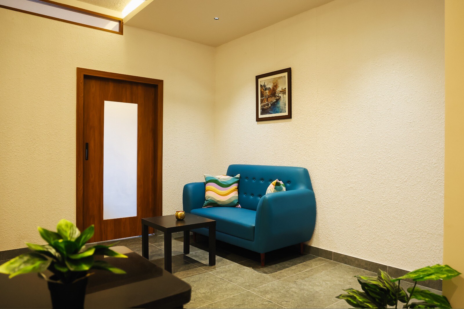 Meridian Residencies 1 BHK Serviced apartments - Tap to explore photos