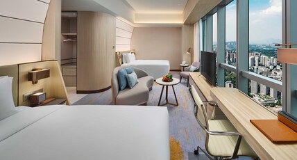 InterContinental Hotels CHONGQING RAFFLES CITY Room Type - Premium Room