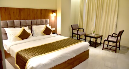 Hotel Aarna - Jagatpura Room Type - Deluxe Room