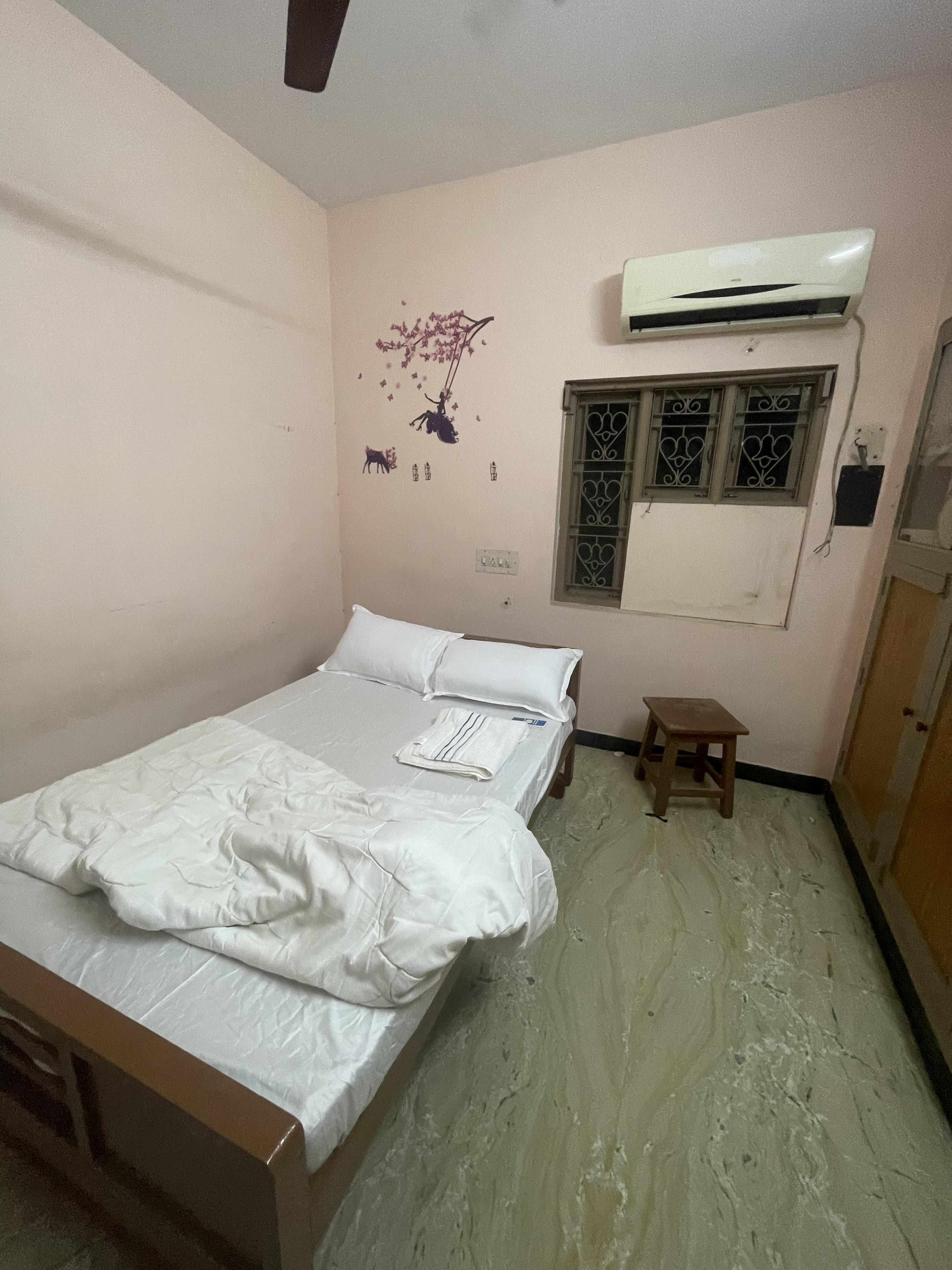 The Ultimate home stay - Tap to explore photos
