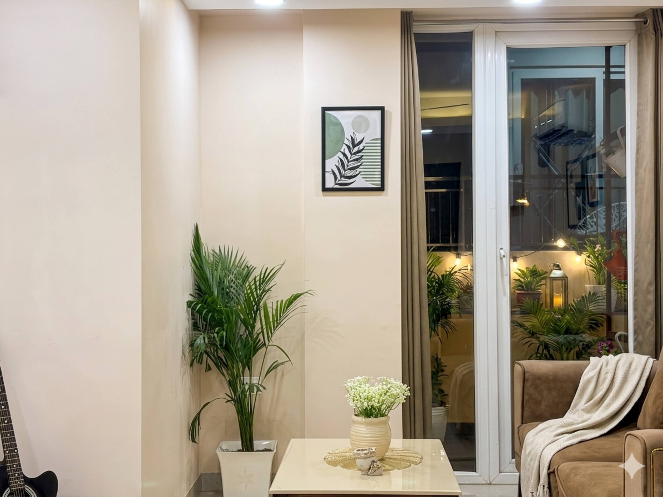 Ivory Leaf Homestay Near Metro Netflix OTT - Tap to explore photos