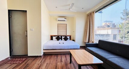 Golden Square - Kolkata Airport Room Type - premium room
