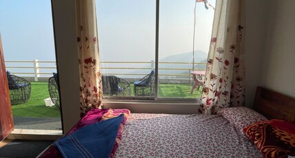 Skyvaana Homestay & Cafe , Dawaipani Room Type - Lovers cabin 
