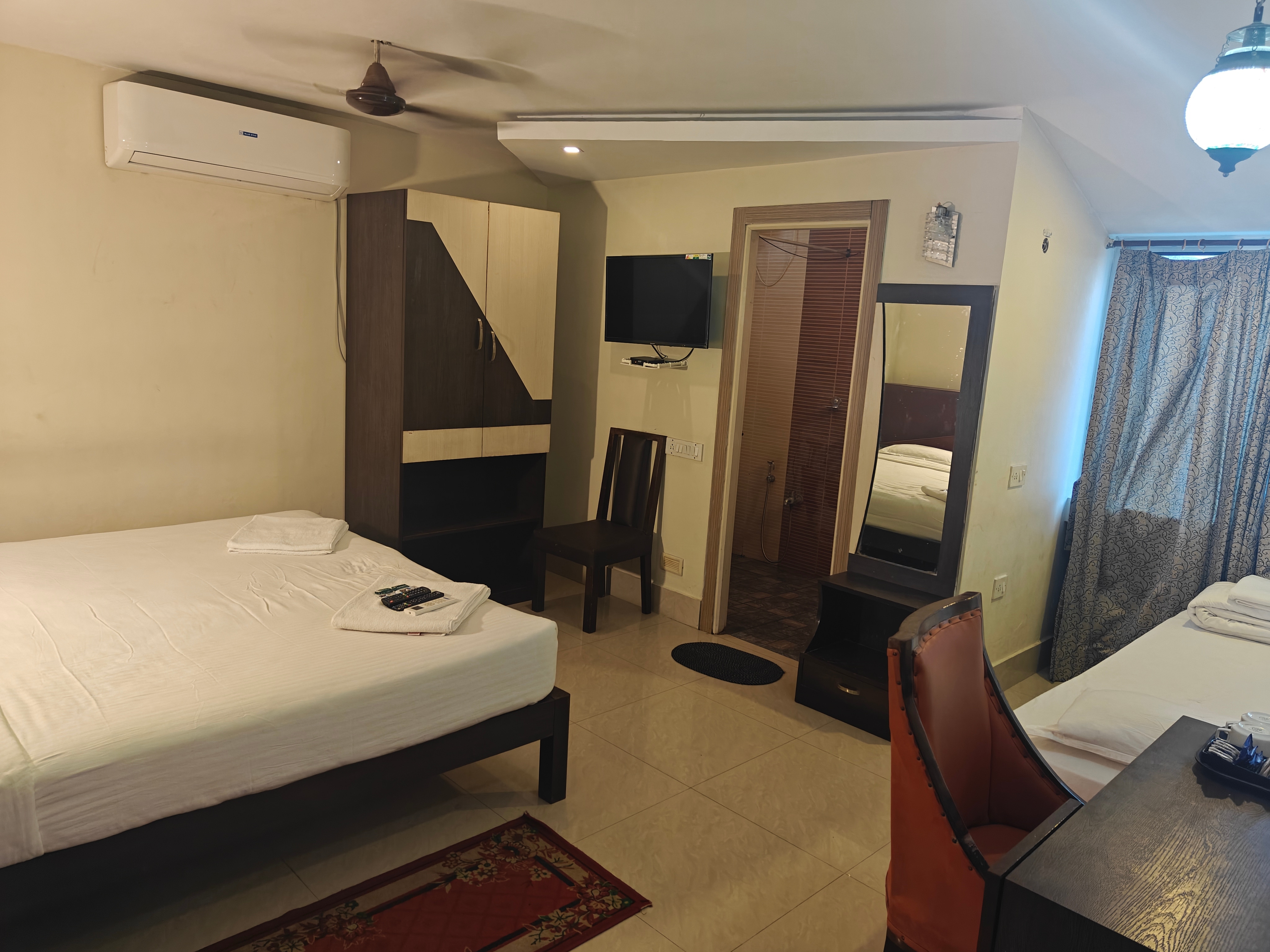 Hotel Shreesh - Tap to explore photos