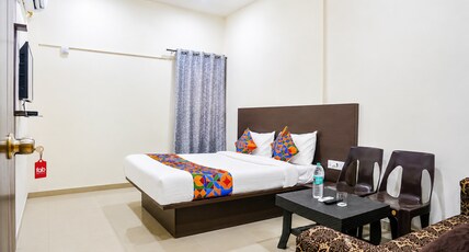 FabHotel Om Sai I Near Nashik Road Railway Station Room Type - Deluxe Room