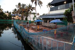 Pleasant Holiday Inn