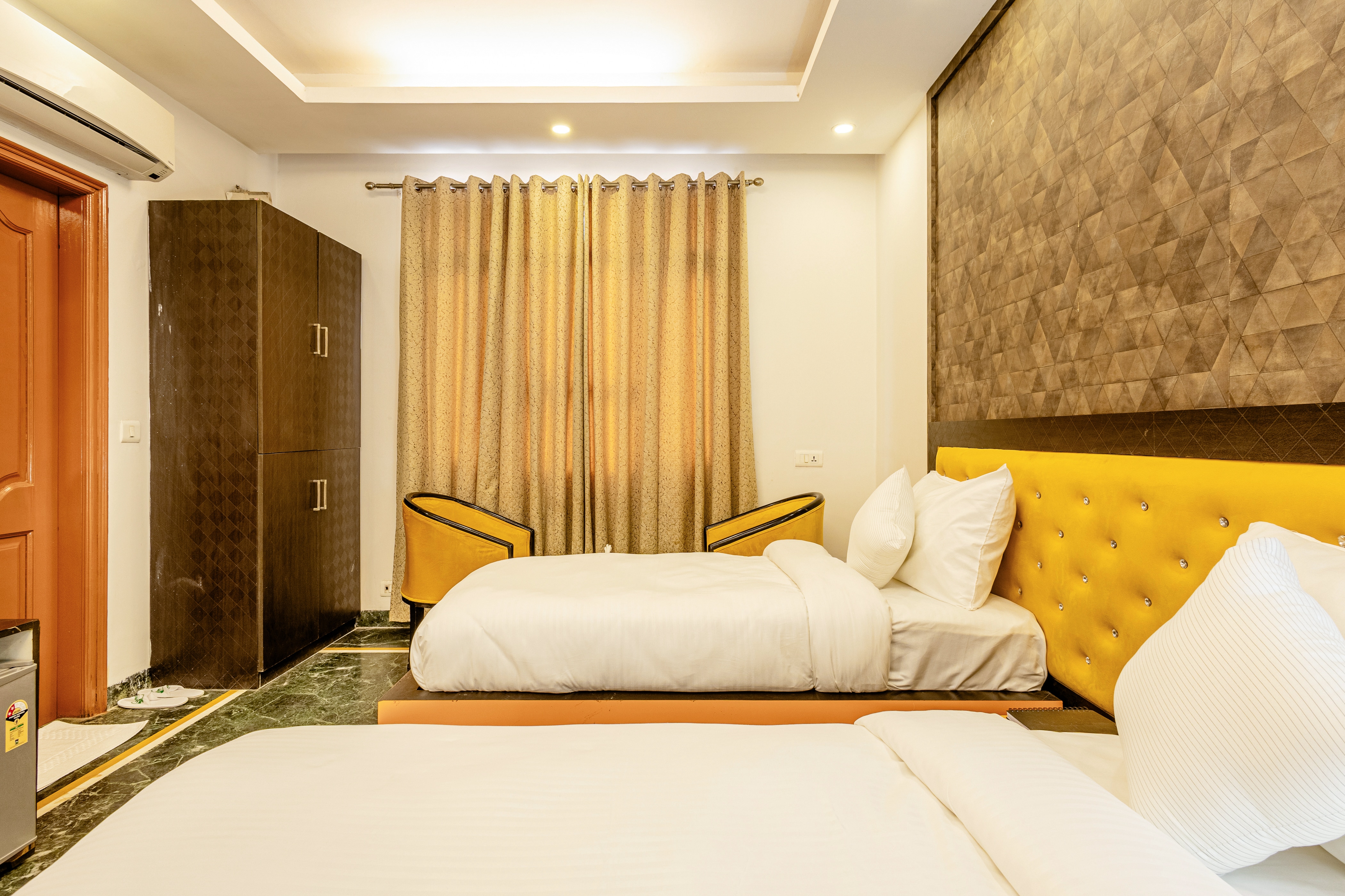 Lime Tree Hotel & Banquet Huda City Centre - Tap to explore photos