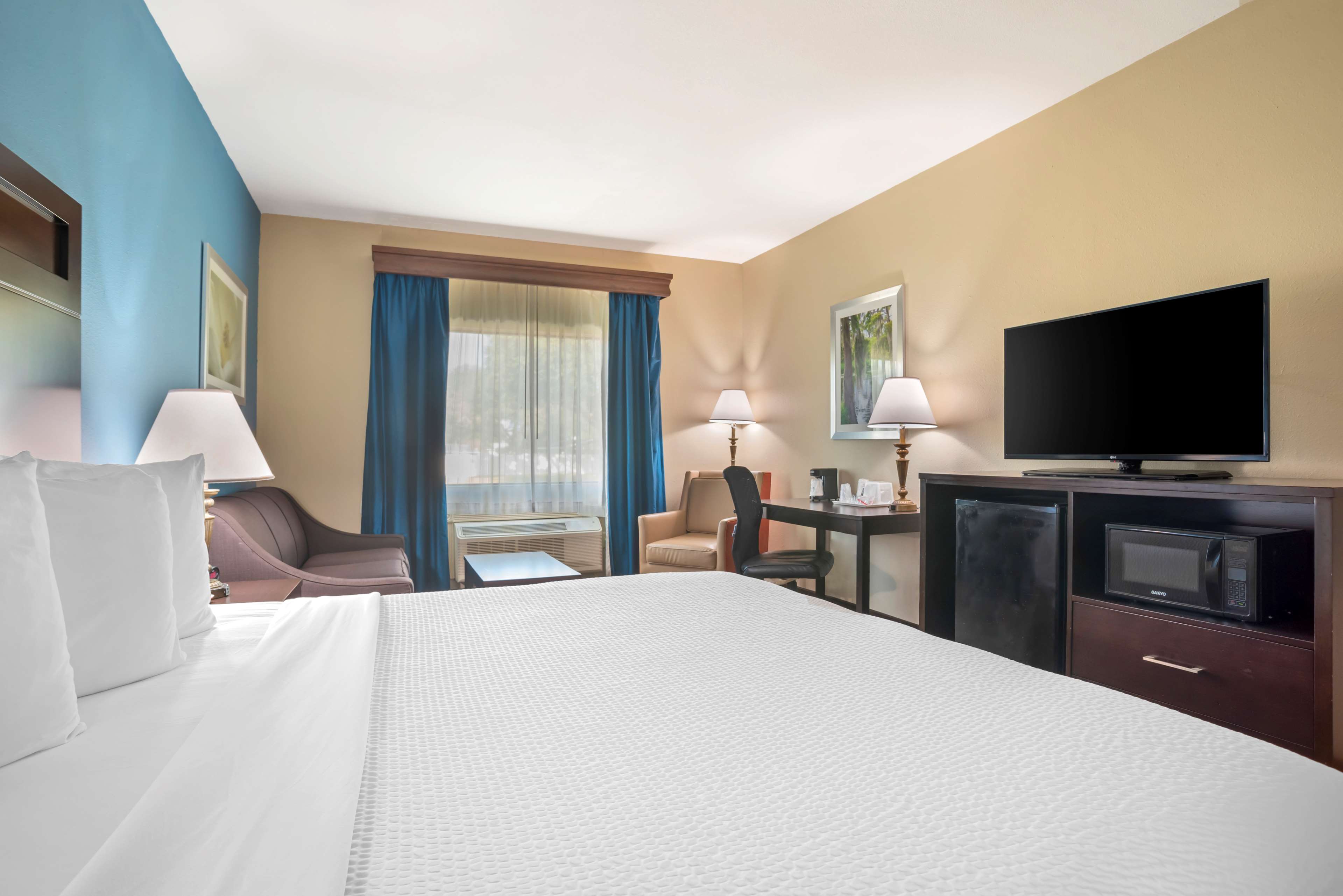 Best Western Ville Platte - Tap to explore photos
