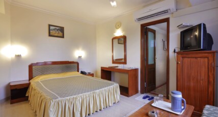 Hotel Apex Surat Room Type - Deluxe Room