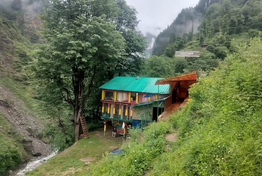 SNOW VIEW CAFE AND HOMESTAY