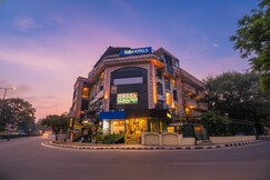 FabHotel The GK Residency