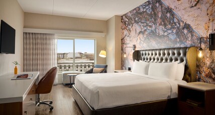 Hotel Indigo NAPERVILLE RIVERWALK, an IHG hotel Room Type - 1 King Bed Standard River View Hotel Indigo NAPERVILLE RIVERWALK, an IHG hotel Room Type - 1 King Bed Standard River View