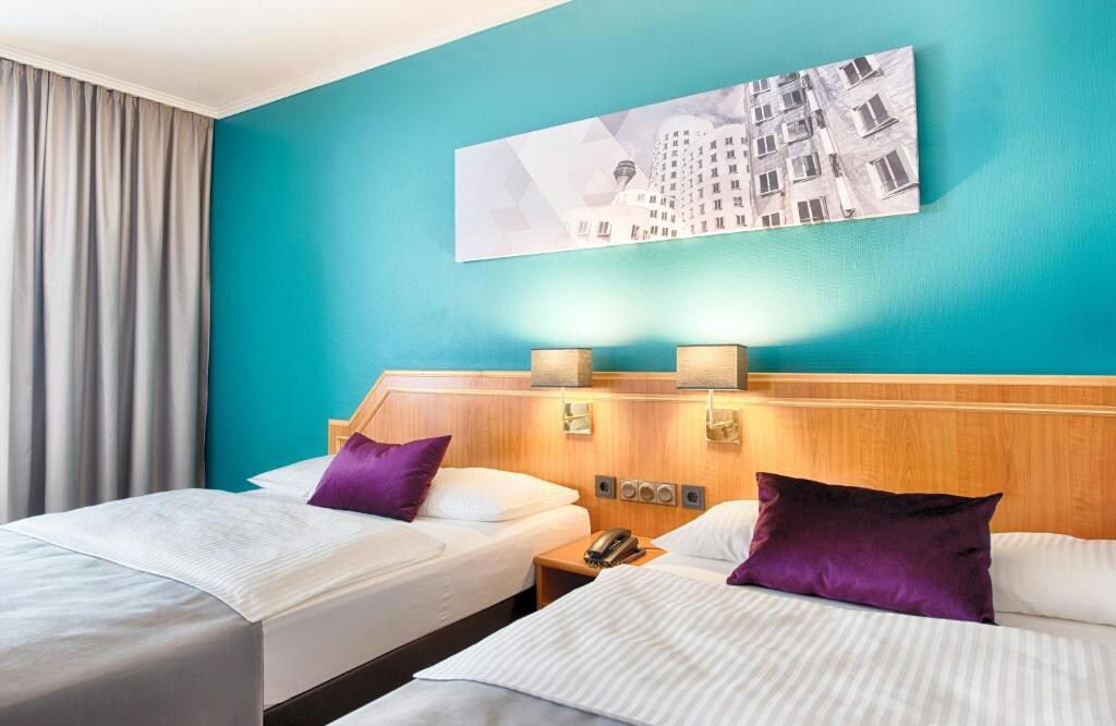 Leonardo Royal Hotel Düsseldorf Königsallee - Tap to explore photos