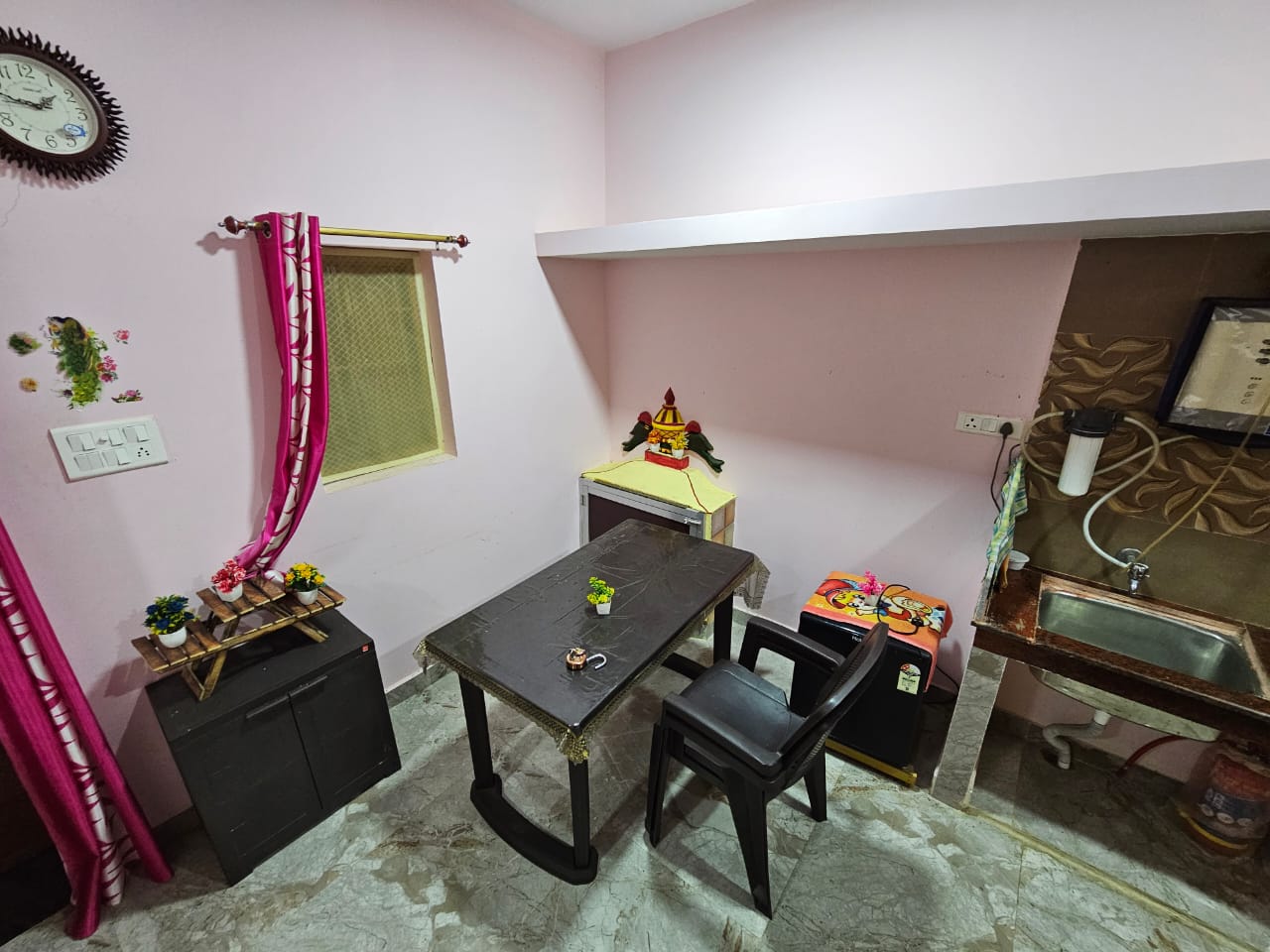 Babita Residency Guest House - Tap to explore photos