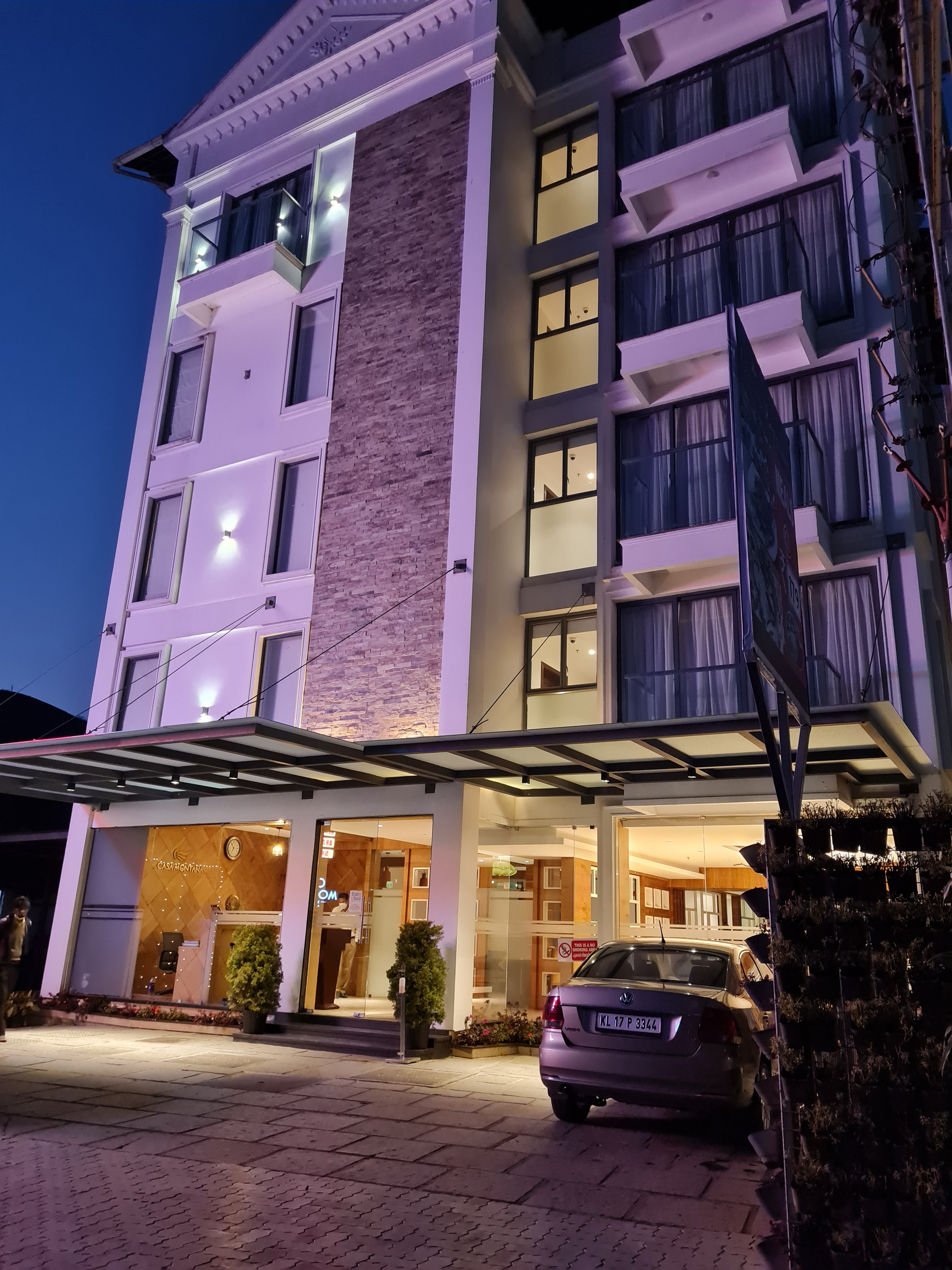 Casa Montana - Tap to explore photos