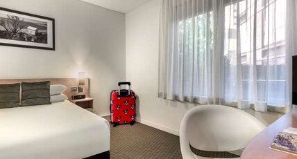 ibis Melbourne Hotel and Apartments Room Type - Standard Room 1 Queen Bed