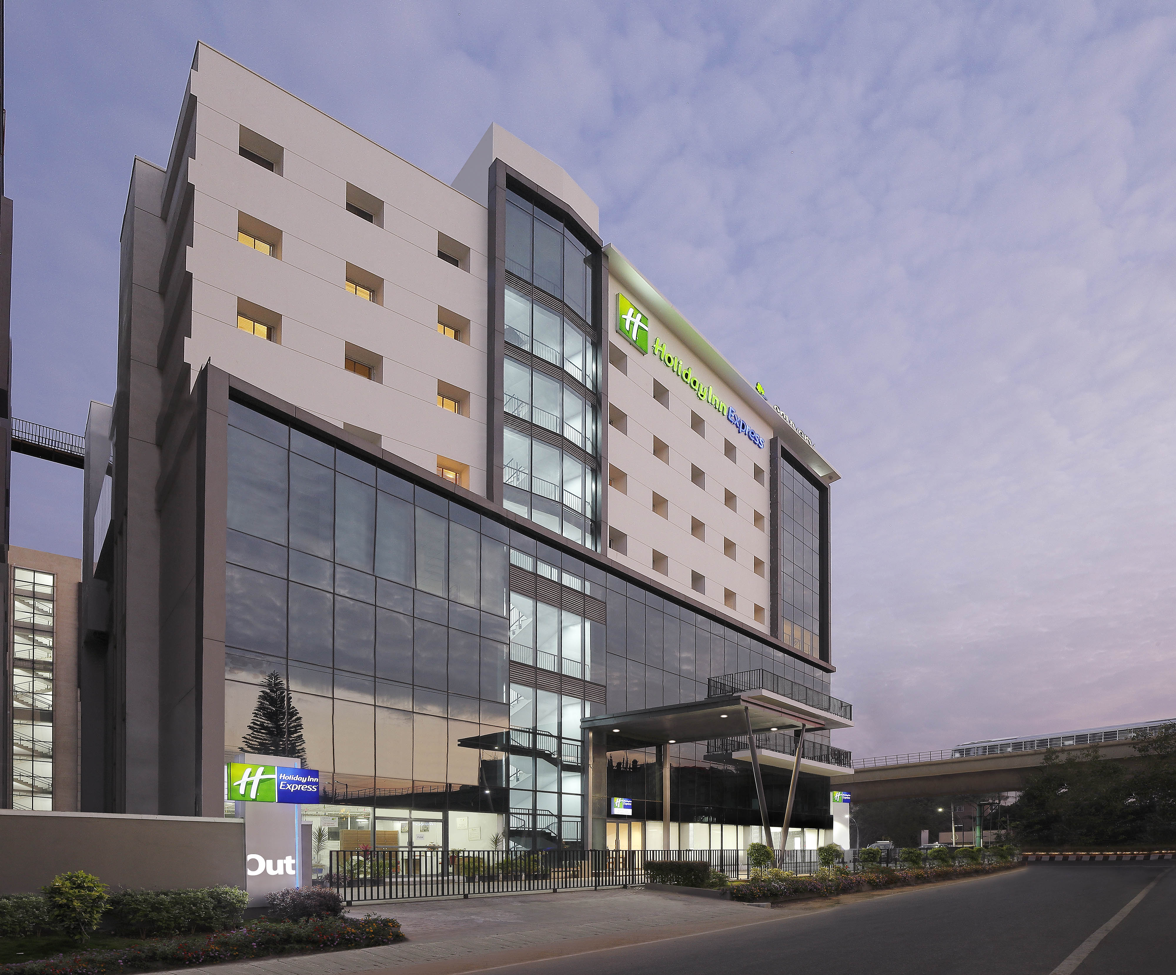 Holiday Inn Express Bengaluru Yeshwantpur - Tap to explore photos