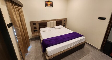 ABHISHEK INN (GUEST HOUSE) Room Type - Deluxe Doubel bed Non AC