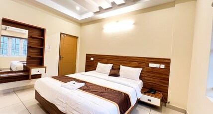 Azay Luxurious Apartment Room Type - Standard Non AC Room Azay Luxurious Apartment Room Type - Standard Non AC Room