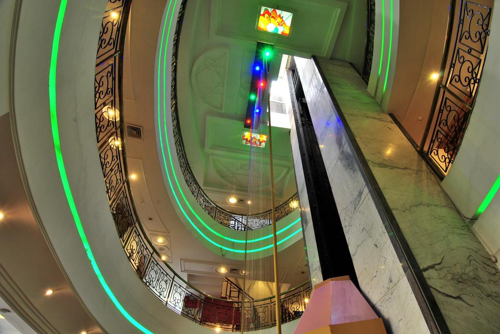 Hotel Solitaire - Tap to explore photos