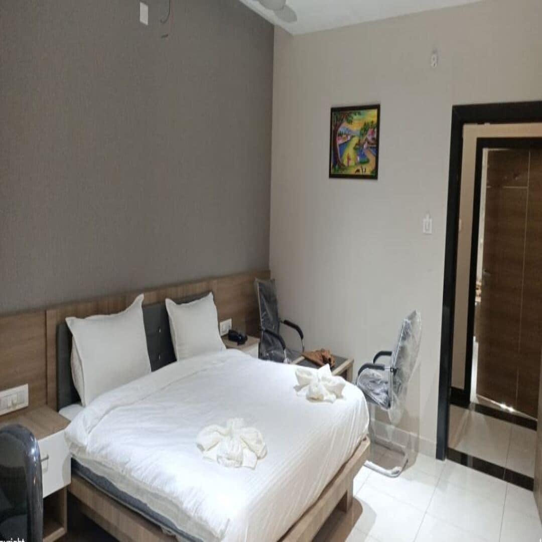 HOTEL SITARA ELITE - Tap to explore photos