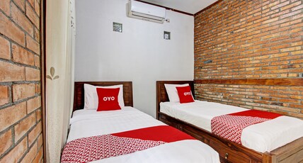 Hotel O Nayo Homestay Syariah Room Type - Indonesia Deluxe Twin Hotel O Nayo Homestay Syariah Room Type - Indonesia Deluxe Twin