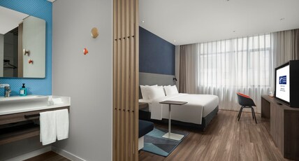 Holiday Inn Express JINGDEZHEN ANCIENT TOWN Room Type - 1 King Bed Standard Extra Floor Space