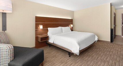 Holiday Inn Express Hotel & Suites Willows Room Type - 1 King Standard Mobility Accessible Roll in Shower Holiday Inn Express Hotel & Suites Willows Room Type - 1 King Standard Mobility Accessible Roll in Shower