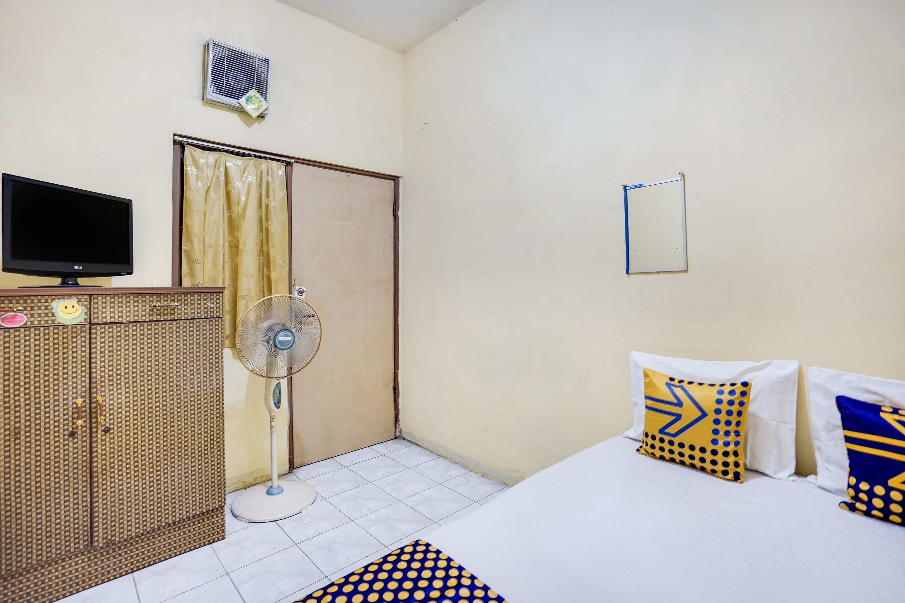 Hotel O Kost Nusantara Sidoarjo Syariah - Tap to explore photos