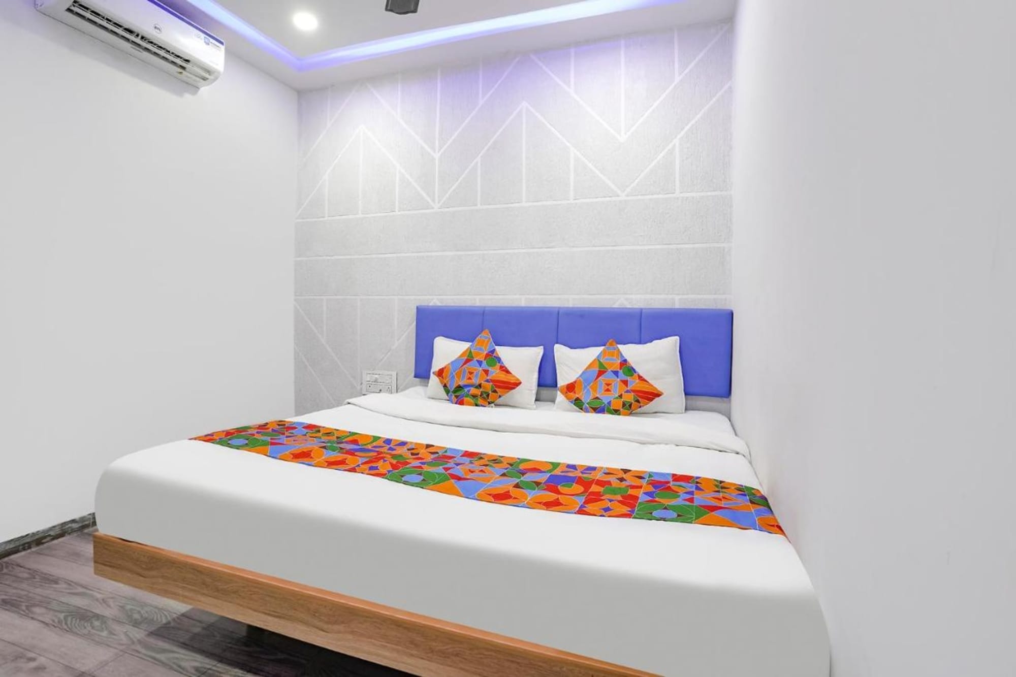 FabHotel Vrundavan - Nr. Sargam Shopping Center - Tap to explore photos