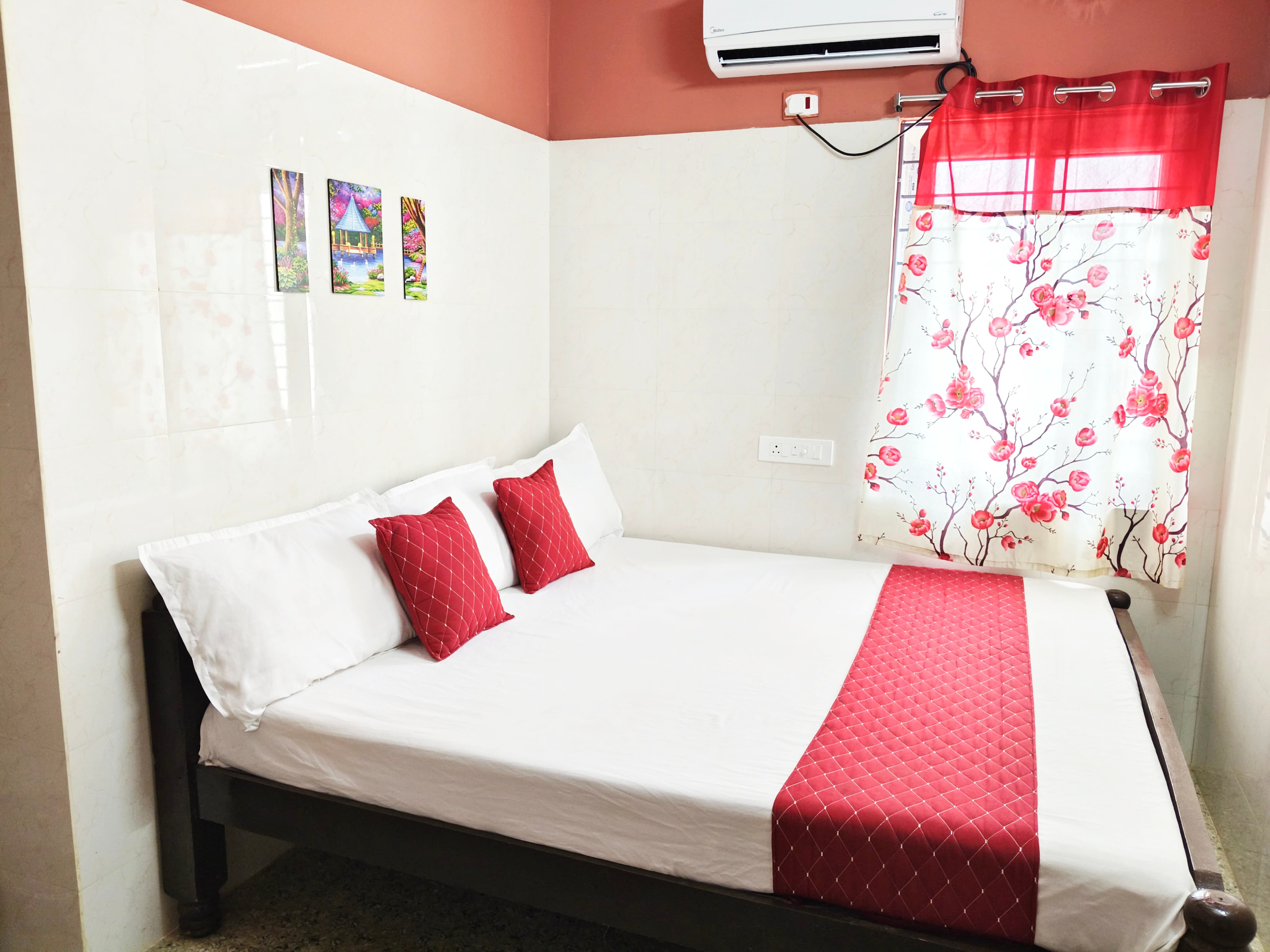 Hotel Jyothi Kumar royal - Tap to explore photos