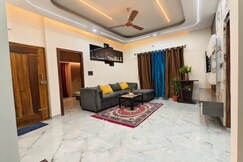 Tranquil service apartmet