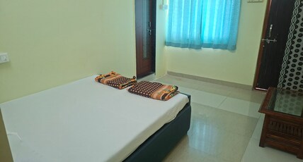 SWARAJYA BHAKTTA NIWAS Room Type - Deluxe AC Room
