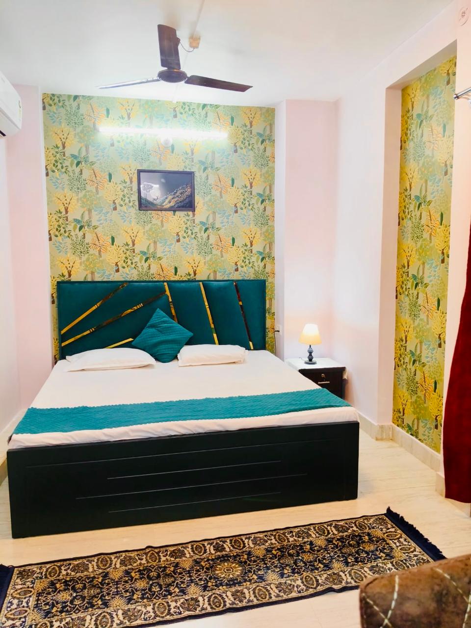 Ved Homestay | Near Kashi Vishwanath - Tap to explore photos