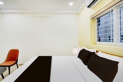 Hotel O 4 COLORS