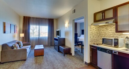 Staybridge Suites SAN ANGELO, an IHG hotel Room Type - 1 King Bed Studio Suite Comm Access Tub