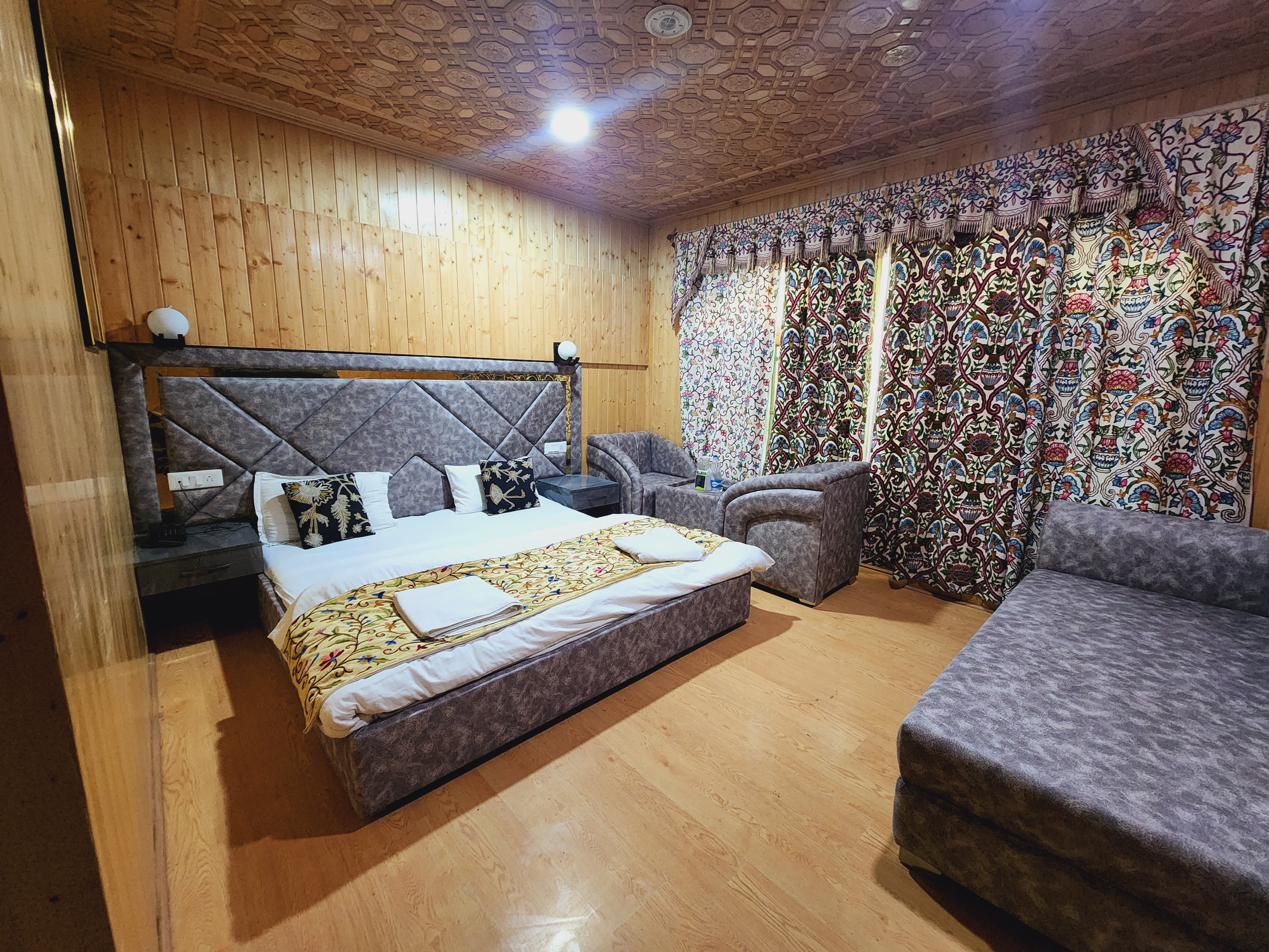 Srichan Resorts Pahalgam - Tap to explore photos