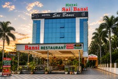 Hotel Sai Bansi (100 Meter from Saibaba Samadhi Temple)
