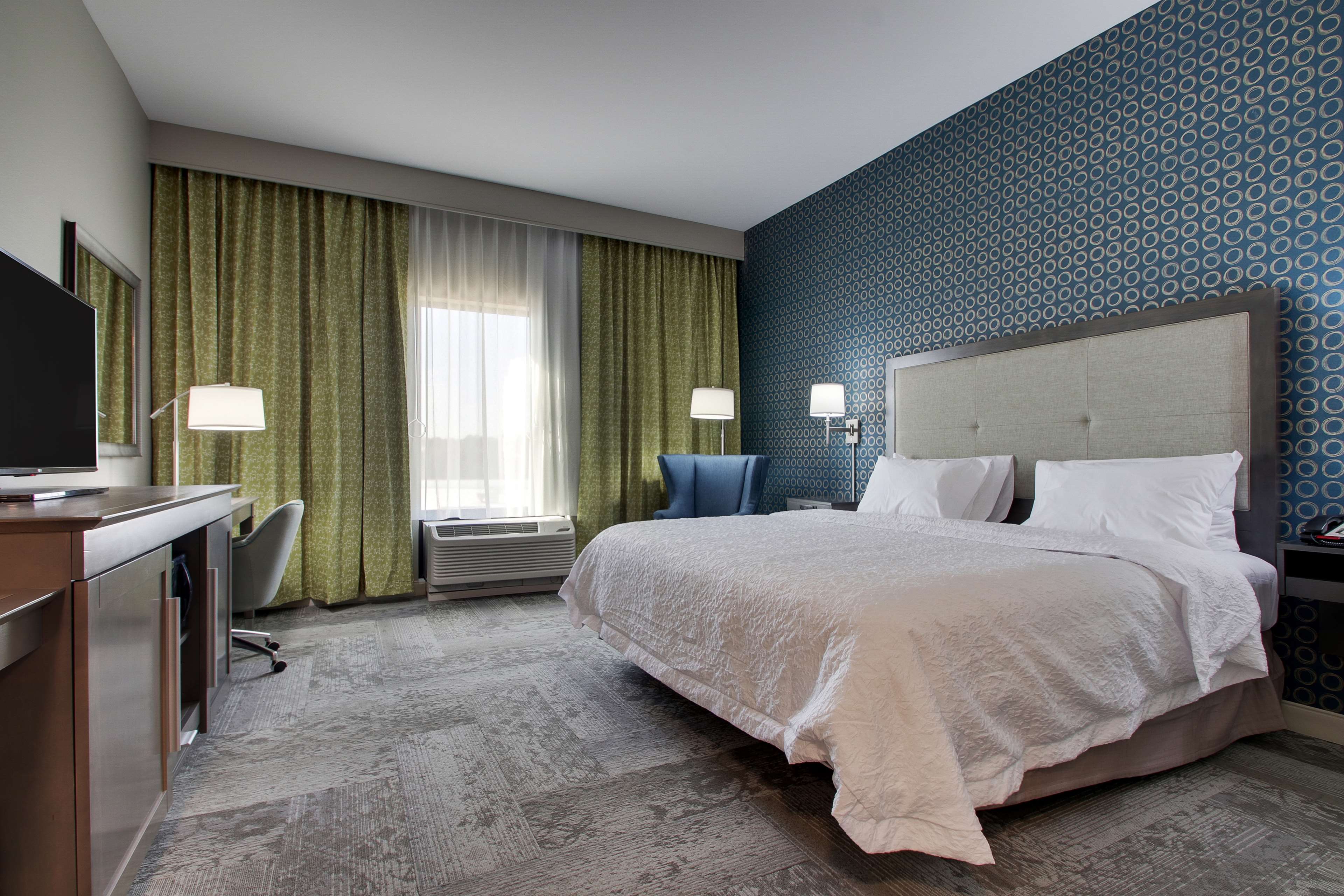 Hampton Inn & Suites by Hilton Knightdale Raleigh - Tap to explore photos