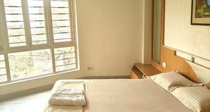 Ballygunj Guest House Room Type - Deluxe Room