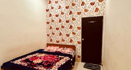 KK Paying Guest House Room Type - AC Double Bed Room