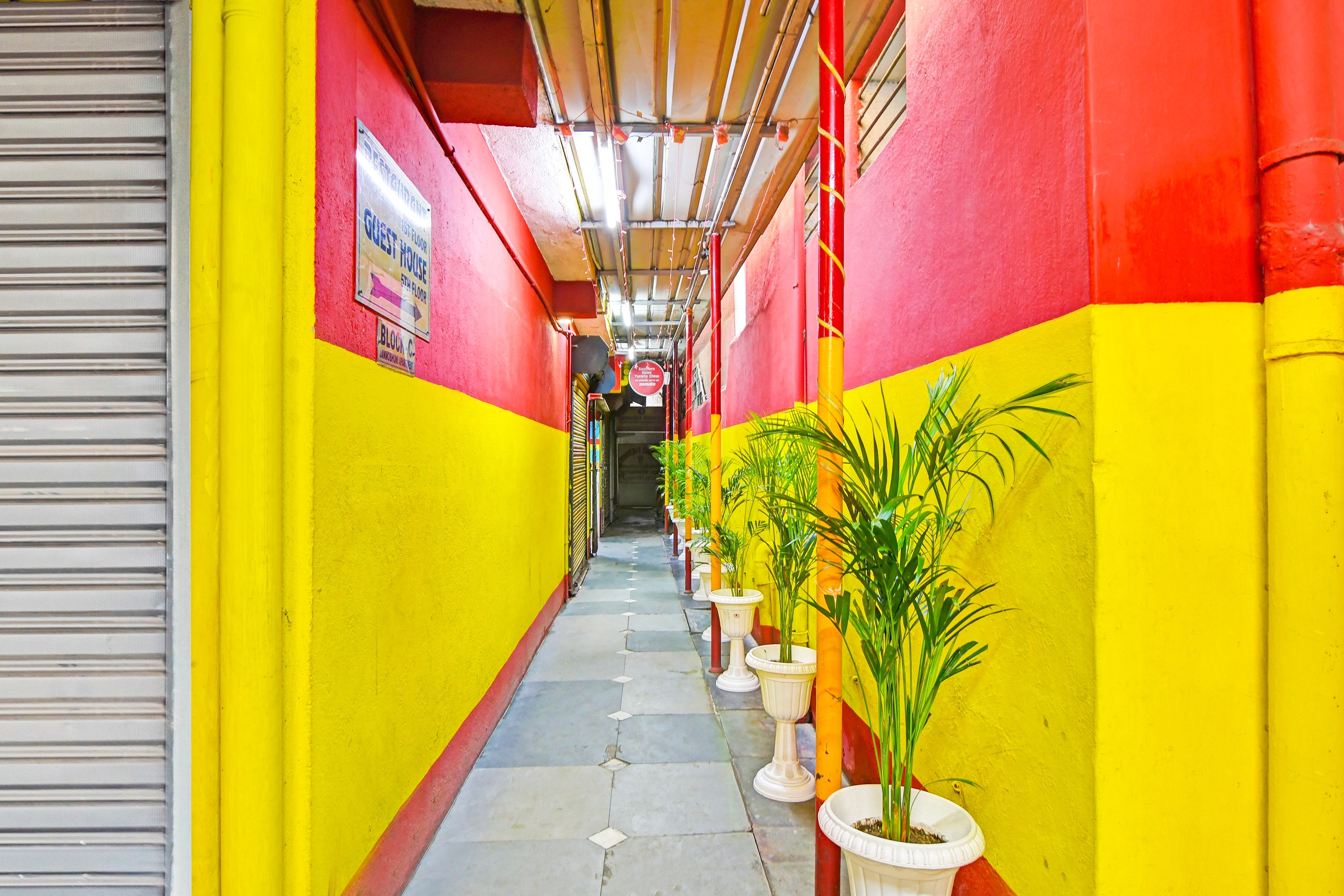 Super Hotel O Rishra Railway Station Formerly Green Guest House - Tap to explore photos