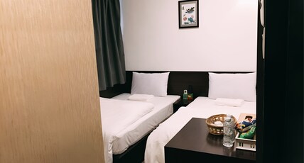 7 HOTEL Room Type - Deluxe Twin Room