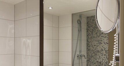 Mercure City Amsterdam West Hotel Room Type - Standard Non Smoking Room with 1 kingsize bed