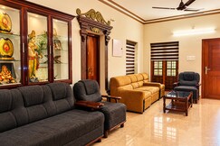 Krishnendhu Homestay | 5-Min Walk to Guruvayur Temple