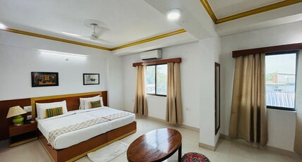 The Bodhgaya Hotel School Room Type - Superior Room
