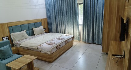 HOTEL METRO ROOMS Room Type - Super Deluxe Rooms