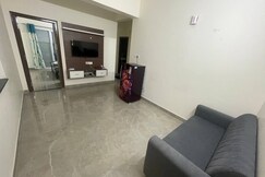 2 bedroom apartment 1 vacant with private balcony