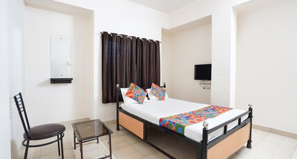 FabHotel Royal Rest Rooms Room Type - Deluxe Room